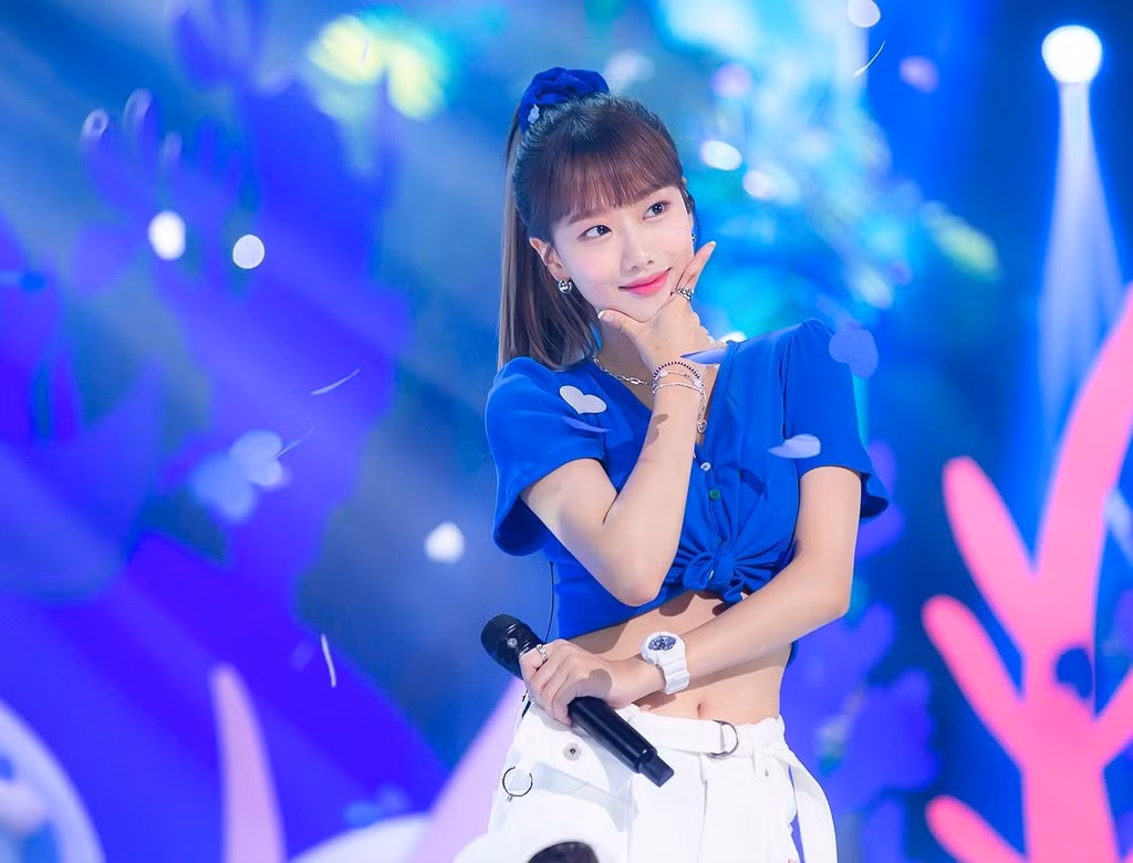 Na Eun đứng đầu cuộc bình chọn Thần tượng xinh đẹp nhất Hàn Quốc do Daily Sports thực hiện. Cô vượt qua Suzy, YoonA, Tzuyu...