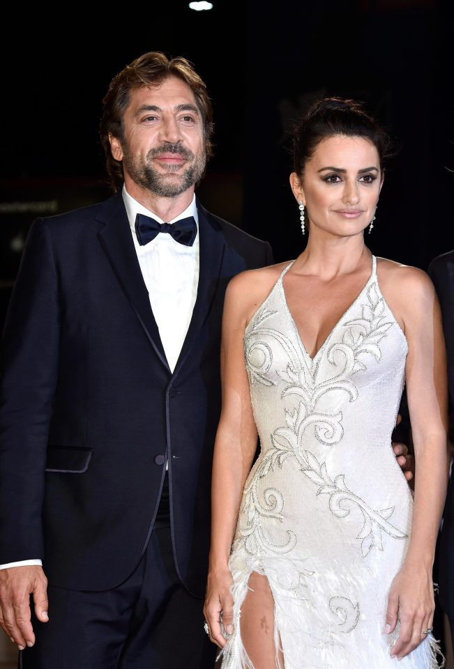 Mỹ nhân 7x hiện sống hạnh phúc bên chồng diễn viên nổi tiếng cùng quê nhà là Javier Bardem. Cặp sao kết hôn hơn 10 năm, có 2 con chung và vẫn mặn nồng như thuở mới yêu.