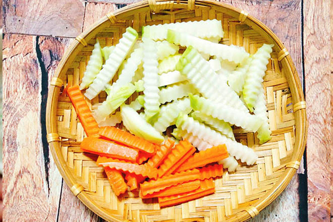 Giải cứu nông sản Hải Dương, làm ngay món su hào muối giải ngán - Hình 3 Giai cuu nong san Hai Duong, lam ngay mon su hao muoi giai ngan-Hinh-3