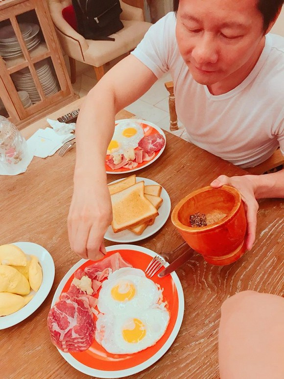 Sở trường của Đức An là nấu các món Âu dân dã, các món ăn phổ biến của các đất nước có ẩm thực nổi tiếng. Đôi khi anh tận dụng những nguyên liệu có sẵn trong tủ lạnh để biến tấu thành món mang phong cách của riêng mình.