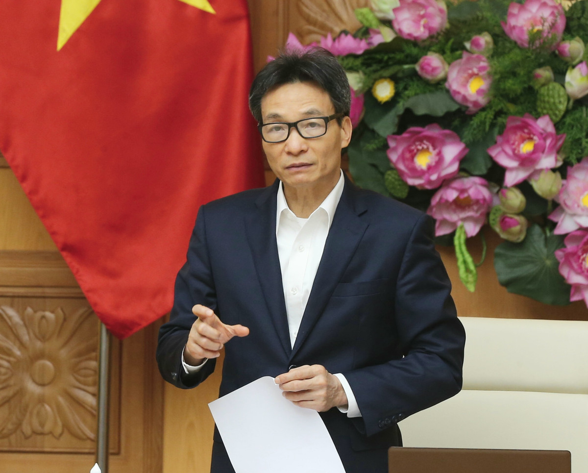 Dich COVID-19: Nguoi Viet Nam nhap canh qua duong bo, cach ly tap trung khong phai tra phi