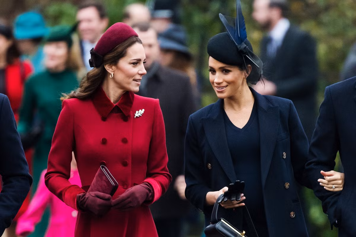 Không trang điểm tạo khối đậm: Phụ nữ Hoàng gia phải tuân theo quy tắc trang điểm tôn vinh nét đẹp tự nhiên, vì vậy mà họ không được phép tạo khối quá đậm.