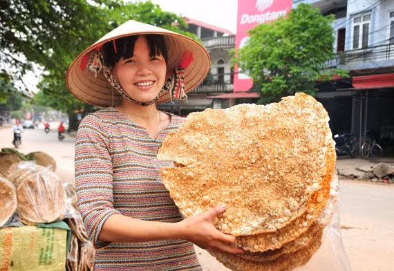 Bánh đa Kế: Sự phong phú và hấp dẫn của ẩm thực Bắc Giang thể hiện qua rất nhiều món ăn ngon nổi tiếng Bắc Giang cùng những đặc sản lừng danh ở Bắc Giang nên thưởng thức. Bánh đa Kế chính là một trong những món ăn đậm chất thôn quê Bắc bộ.