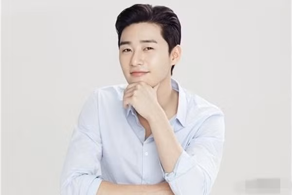 Bi kip giup my nam Park Seo Joon so huu lan da dep khong ti vet
