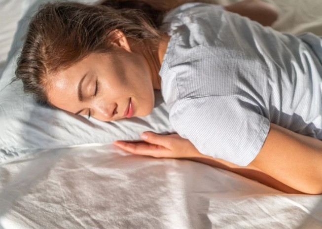 5 thoi quen tuong vo hai nhung dang lam xuong khop ton thuong