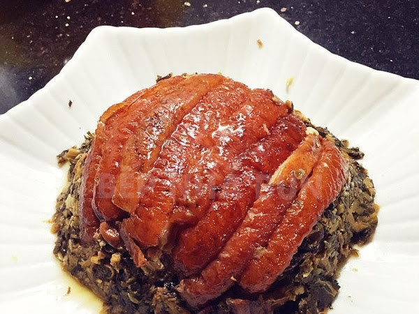 Khâu nhục là một trong những món đặc sản quen thuộc trong các dịp lễ Tết, đám cưới, đám hỏi... của người Tày, người Nùng, người Sán Dìu...