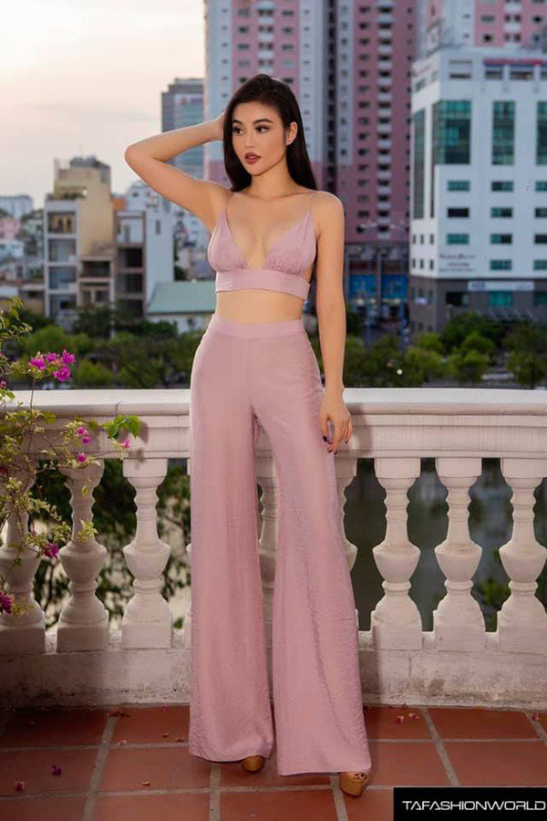 Vì là một người yêu thích vận động và có sẵn body hoàn hảo nên việc ăn uống của Julia Hồ cũng không quá khắt khe.