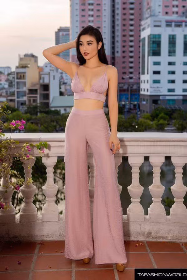 Vì là một người yêu thích vận động và có sẵn body hoàn hảo nên việc ăn uống của Julia Hồ cũng không quá khắt khe.