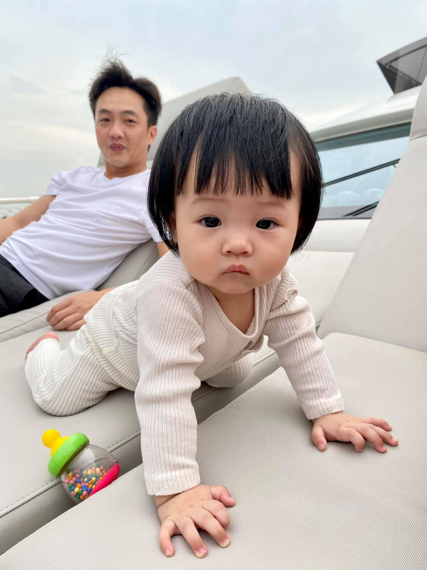 Các bộ đồ của bé Suchin thường có màu sắc nhã nhặn và chất liệu thấm hút tốt.