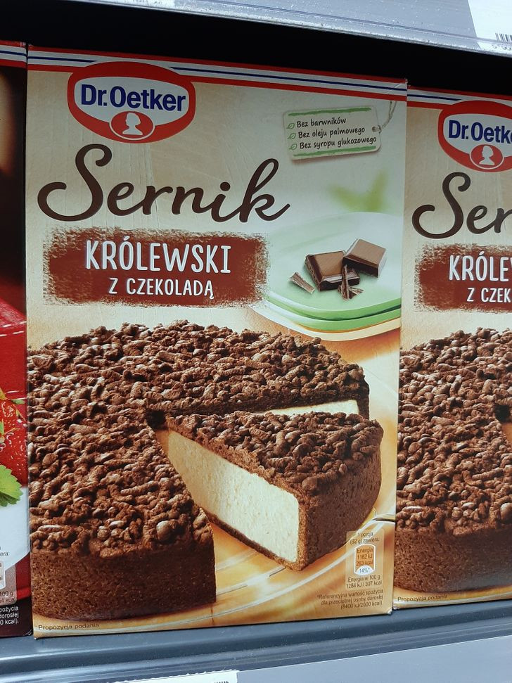 Hỗn hợp làm bánh sẵn: Ở nhiều quốc gia, hỗn hợp bột bánh gồm bột mì, trứng và đường được trộn sẵn, rất tiện lợi để làm bánh tại nhà. Tuy nhiên, nhà sản xuất thường cho thêm hương liệu, chất tạo màu, chất ổn định... Bởi vậy, bạn không nên mua sẵn dù là sản phẩm giảm giá sốc.