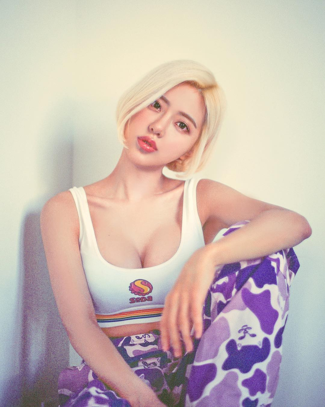 Hầu hết cô diện đồ ôm sát tôn tối đa vòng một đầy đặn.