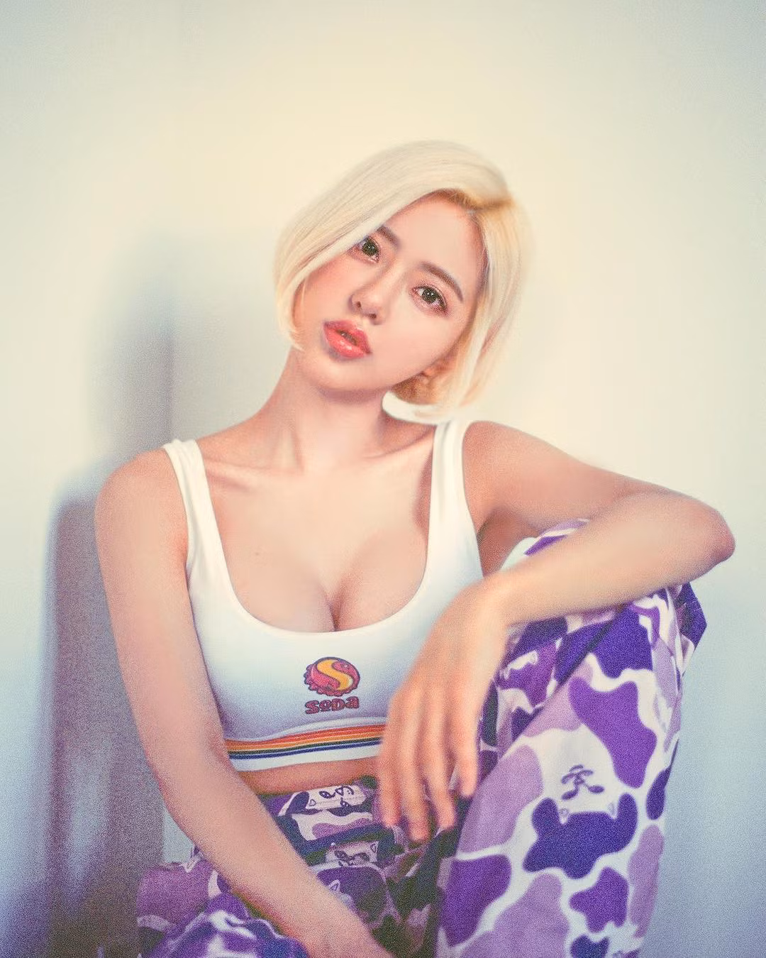 Hầu hết cô diện đồ ôm sát tôn tối đa vòng một đầy đặn.