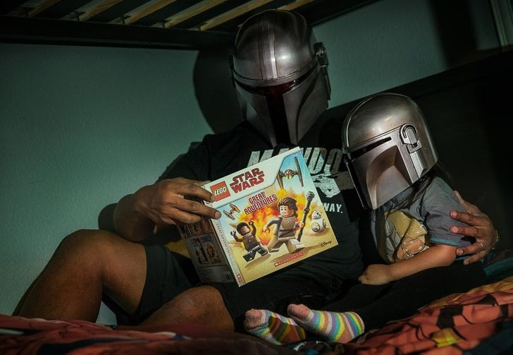 Chỉ cần con thích, cha sẽ kể chuyện con nghe.