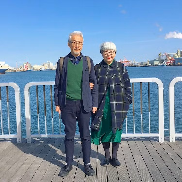 Tùy vào không gian, hoàn cảnh mà cặp đôi lại lựa chọn những bộ trang phục phù hợp.