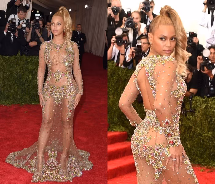 Chiếc váy Givenchy Haute Couture của Beyoncé tại buổi dạ tiệc MET 2015 được xếp vào một trong những bộ váy hở bạo nhất lịch sử thảm đỏ.