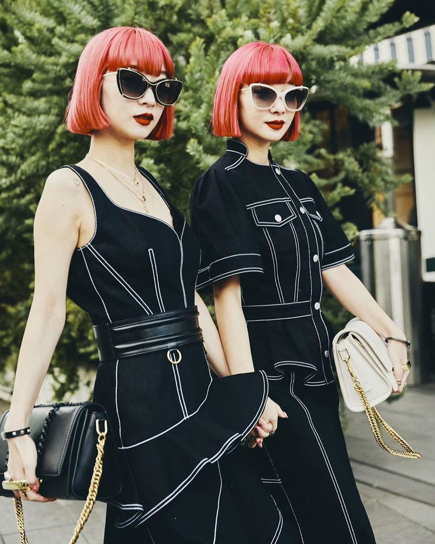 Cặp song sinh Nhật nổi tiếng bởi gu ăn mặc táo bạo và khác biệt. Cả hai còn sở hữu thương hiệu thời trang riêng Jouetie.