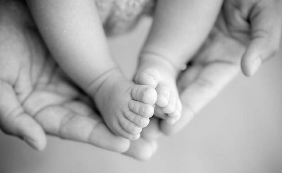 Nu sinh cap ba sinh con ngay tai truong trong ky thi cuoi cap