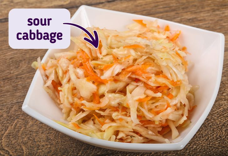 9. Chọn chế độ ăn giàu Vitamin C: Các chuyên gia da liễu cảnh báo, để điều trị nám thành công, bạn cần chăm sóc cơ thể từ trong ra ngoài. Vitamin C rất cần thiết cho một làn da khỏe mạnh và hoàn mỹ. Nếu bạn muốn đẩy nhanh quá trình chữa nám, hãy ăn bắp cải muối dưa vì nó giàu vitamin C nhất.