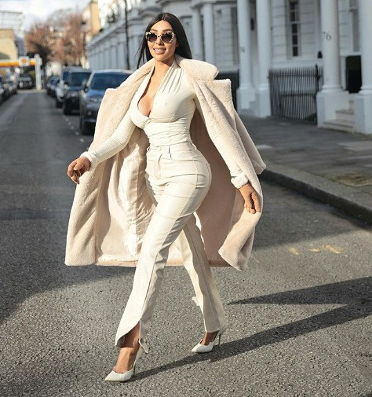 Sau thời gian làm theo thần tượng, khi đi đường, Chaly DN thường hỏi người khác rằng họ có phân biệt được cô và Kim Kardashian hay không.