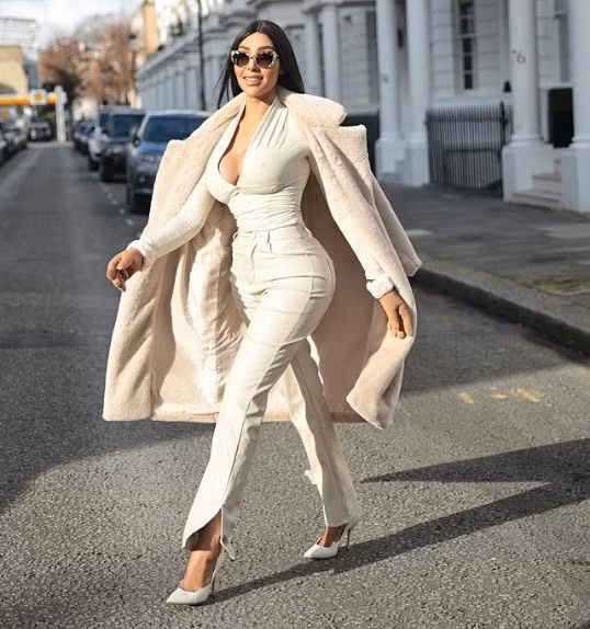 Sau thời gian làm theo thần tượng, khi đi đường, Chaly DN thường hỏi người khác rằng họ có phân biệt được cô và Kim Kardashian hay không.