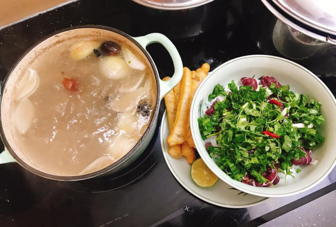 Mùa dịch, học cách tự nấu phở bò tại nhà ngon như nhà hàng - Hình 5 Mua dich, hoc cach tu nau pho bo tai nha ngon nhu nha hang-Hinh-5