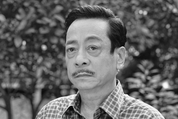 Loi tien xuc dong Trung Hieu, Xuan Bac danh cho NSND Hoang Dung-Hinh-4