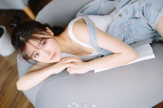 Kết quả, sau khi phẫu thuật xong, mũi của Cao Lưu có dấu hiệu sưng tấy, sau đó hoại tử và bắt đầu biến dạng. Hiện nay, mũi cô đã chuyển sang màu đen, ảnh hưởng nghiêm trọng đến ngoại hình.