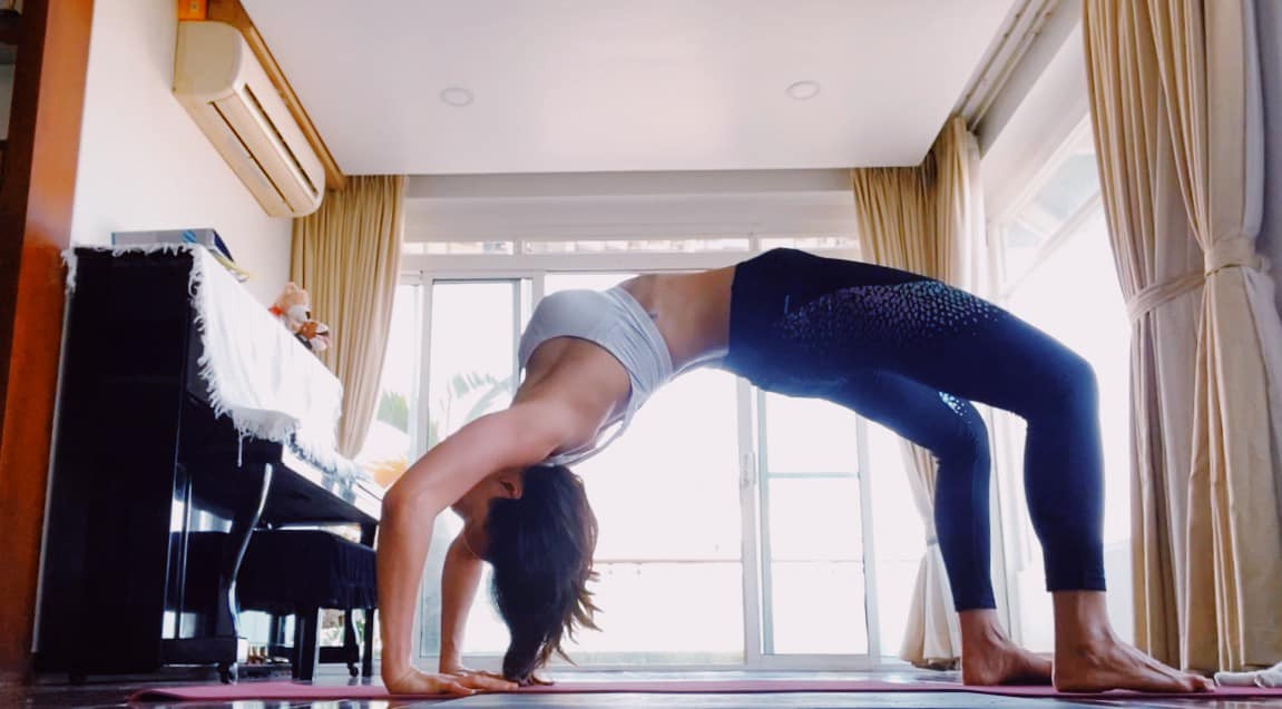 Nữ siêu mẫu xinh đẹp bắt đầu tập luyện trở lại sau khi sinh con được 2 tháng.