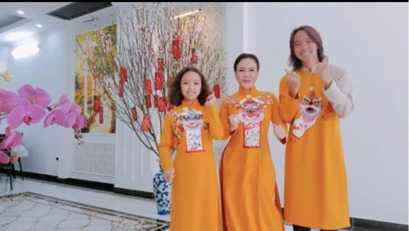 Viet Huong duoc fan o Can Tho tang nhan khung-Hinh-4