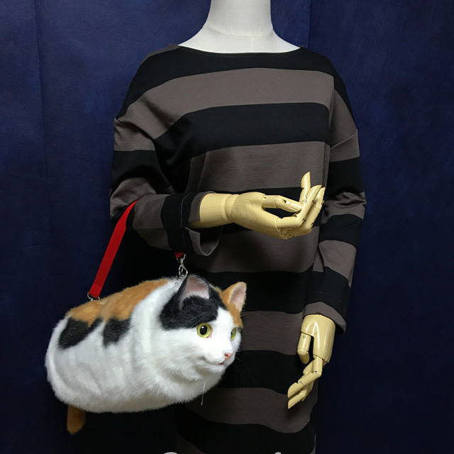 Những chiếc túi xách hay balo hình mèo của Pico đều rất giống con vật thật. Nếu như không để ý kỹ rất có thể nhiều người sẽ lầm tưởng rằng bạn đang cõng theo một chú mèo trên lưng mình.