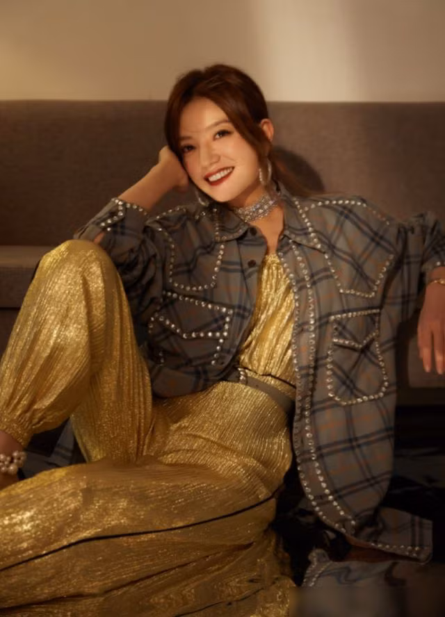 Sau hơn 2 thập kỷ gia nhập giới showbiz, Triệu Vy vẫn là tên tuổi đình đám hàng đầu màn ảnh Hoa ngữ.