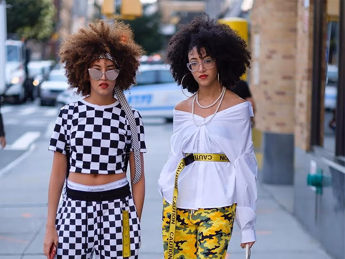 Trong khi Sabrina tạo dấu ấn với phong cách vintage nơi vùng đất Rio de Janeiro thì Sarah để lại ấn tượng với xu hướng grunge “phảng phất” hương vị London.