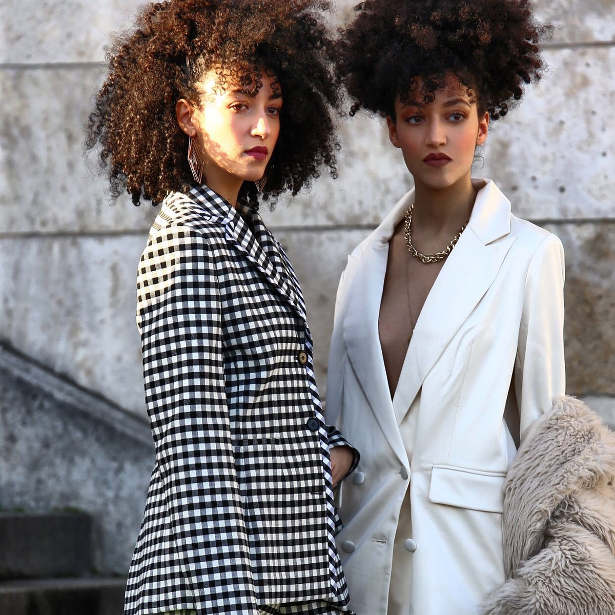 Street style trong các tuần lễ thời trang là một trong những điểm nhấn mà họ chia sẻ với gần 60 nghìn lượt theo dõi trên trang cá nhân. Ảnh: Internet.