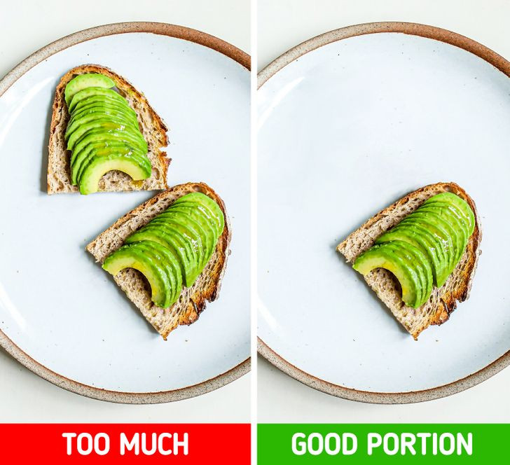1. Ăn quá nhiều quả bơ: Bơ chứa nhiều chất béo không bão hòa lành mạnh và các chất dinh dưỡng. Vì vậy, mọi người có xu hướng thêm rất nhiều bơ vào tất cả các món ăn như bánh mì nướng, trứng rán và thậm chí cả sinh tố mà không theo dõi số lượng. Thực tế, quả bơ chứa khá nhiều calo, có nghĩa là ăn quá nhiều có thể gây tăng cân. Bạn nên ăn nửa quả bơ mỗi ngày để giảm cân lành mạnh.