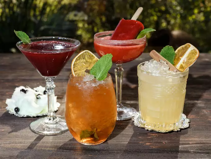 Đồ uống lên men: Đồ uống lên men mới như nước hop hay thức uống không cồn với vị bia nhẹ là món tráng miệng phổ biến nhất năm nay. Ảnh: TOD.