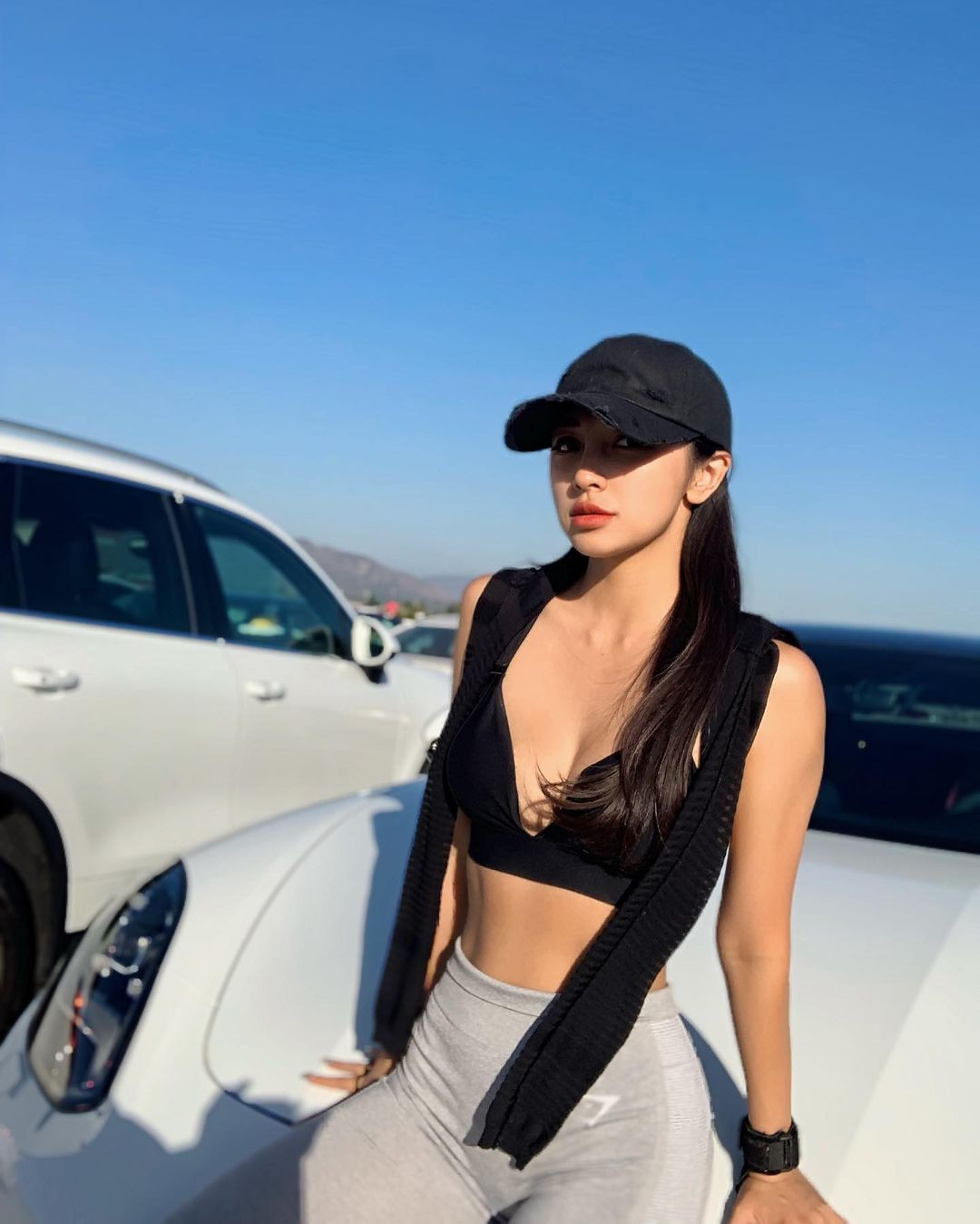 Sở hữu nhan sắc xinh đẹp và vóc dáng hoàn hảo nên Jessie chẳng mấy gặp khó khăn khi chọn trang phục tôn dáng.