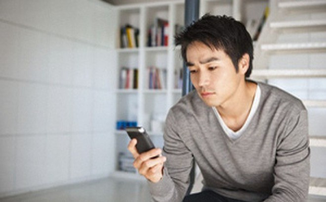 7. Tính lặp lại: Một dấu hiệu phổ biến khác của chứng sa sút trí tuệ là lặp đi lặp lại một công việc do mất trí nhớ và thay đổi hành vi chung, cần đi viện khám ngay lập tức.