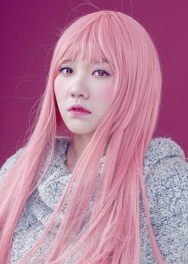 Dường như mái tóc hồng cũng không dành cho Hari Won.