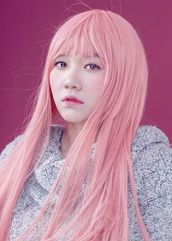 Dường như mái tóc hồng cũng không dành cho Hari Won.