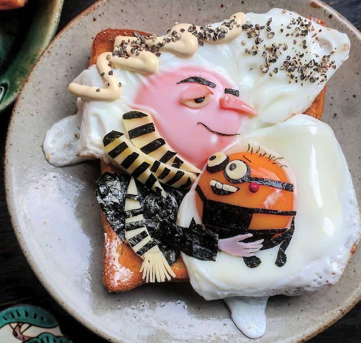 Để kích thích sự thèm ăn của ba cô con gái 11, 9 và 7 tuổi, chị Etoni đã phải làm ra những bữa ăn đầy màu sắc để hấp dẫn con.