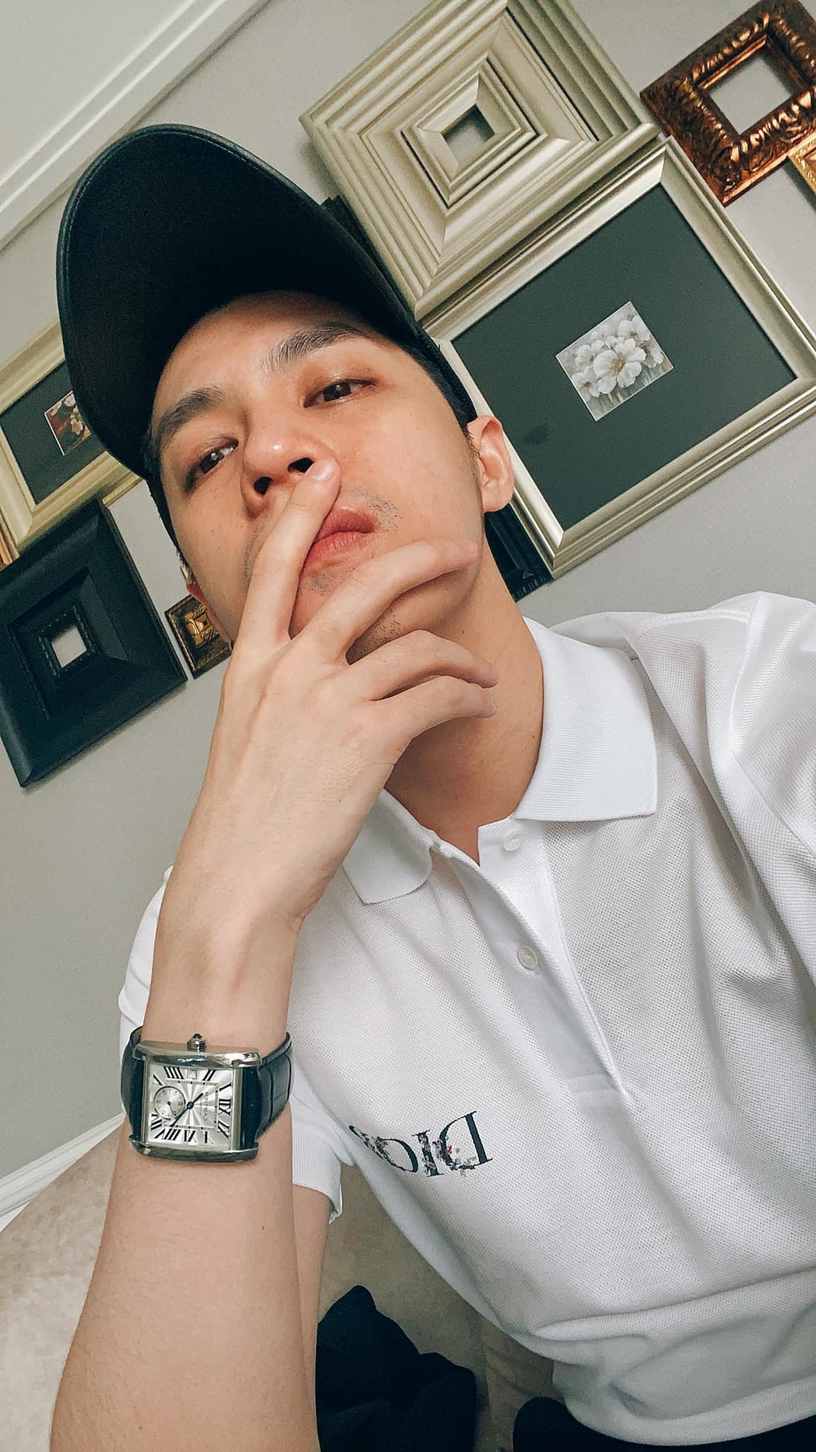 Noo Phước Thịnh đăng ảnh 'thả thính' fan: "Mặc ít thì sợ ốm nhanh, mặc nhiều thì nóng, ôm anh là vừa".