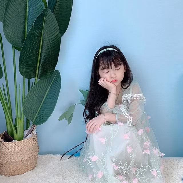 Thần thái, biểu cảm trong các shot hình thời trang của mỹ nhân nhí xứ Hàn được đánh giá cao.