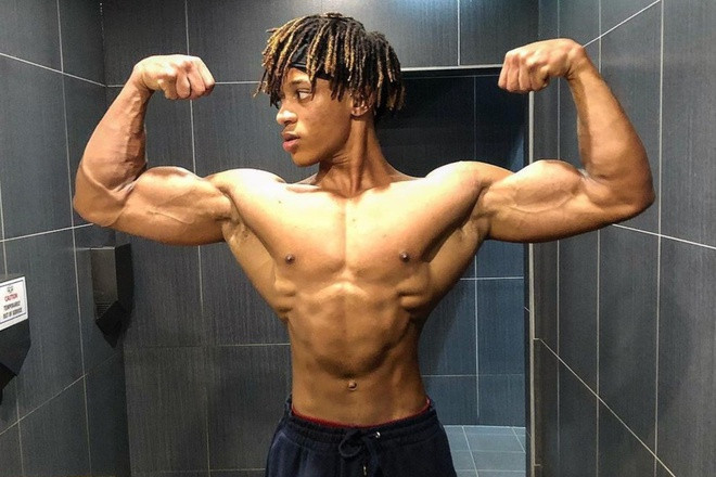 Hiện Bonheur duy trì tập luyện 6 lần/tuần, ăn 5 bữa/ngày để duy trì thân hình cơ bắp như Lý Đức và vòng eo săn chắc như Ngọc Trinh. Anh sở hữu vòng eo chỉ 66cm và số đo vai lớn gấp đôi.