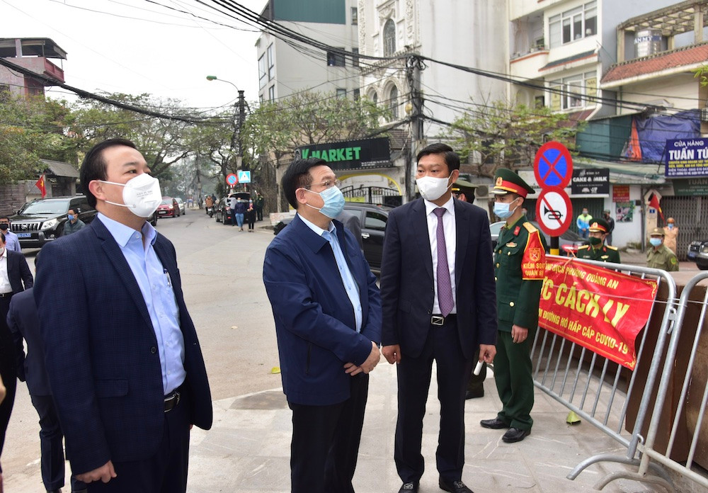 Bi thu Thanh uy Vuong Dinh Hue yeu cau tim nguon lay cuaBN 2.229