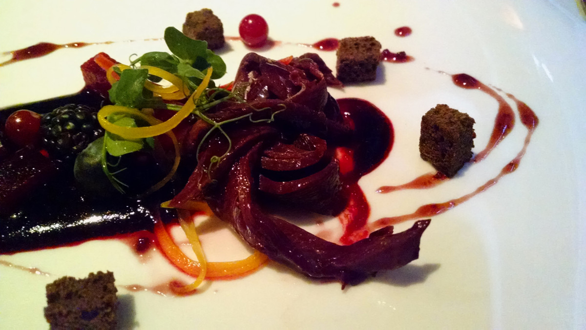 Tuy nhiên, hiện nay, những người còn sử dụng món gỏi tim này thường thuộc thế hệ trước, những người vẫn còn ảnh hưởng nhiều về văn hóa truyền thống.