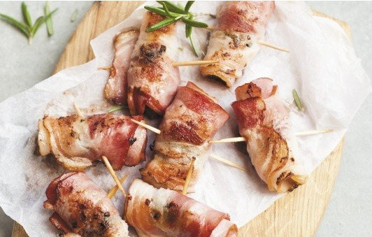 Giảm cân: Theo các nghiên cứu, những người ngừng ăn thịt thường giảm đáng kể cân nặng mà không cần nỗ lực nhiều. Ngoài ra, những người ăn chay cũng có xu hướng tiêu thụ ít calo hơn và ít chất béo hơn.