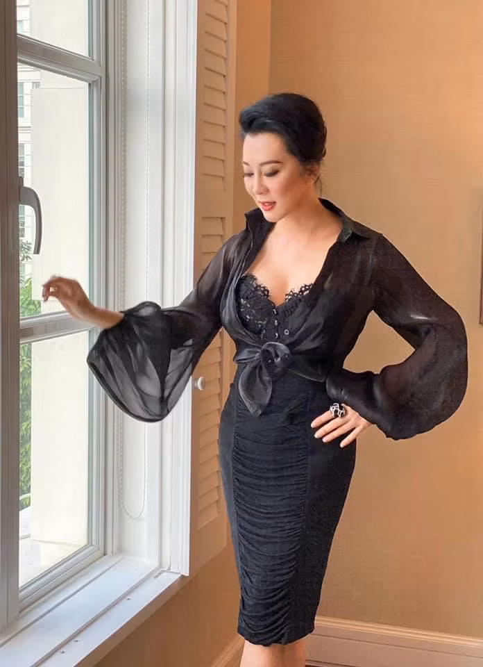 Theo MC Kỳ Duyên, nội tiết tố nữ là yếu tố quan trọng tạo nên vẻ đẹp của người phụ nữ: từ da, ngực, bụng, cơ thể… và cứ mỗi năm phụ nữ sẽ mất khoảng hơn 1% estrogen tự nhiên. Do đó, cô luôn khuyên các chị em độ tuổi từ 25 trở lên hãy bắt đầu chú ý đến việc bổ sung estrogen cho cơ thể chứ không nên đợi khi lớn tuổi, lúc thiếu hụt rồi mới bổ sung.