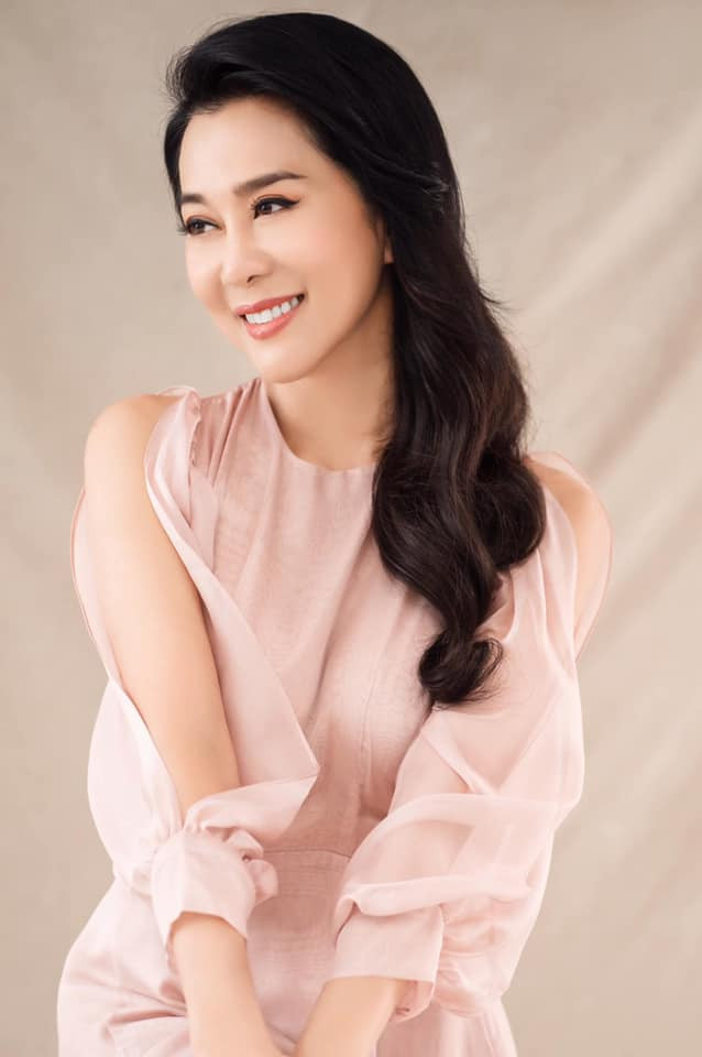 Nữ MC còn chia sẻ, chuyện chăn gối cũng là một bí quyết giúp phụ nữ tăng cường hệ miễn dịch, giảm căng thẳng trong cuộc sống và giúp duy trì thanh xuân.