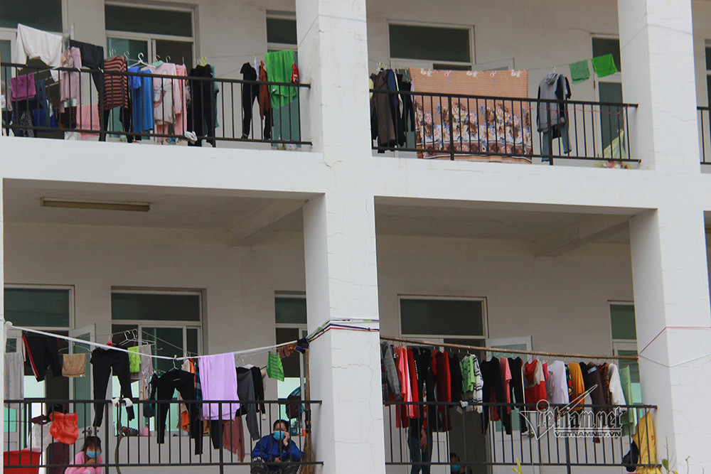 Mọi người trong khu cách ly đều được phát đồ dùng cá nhân