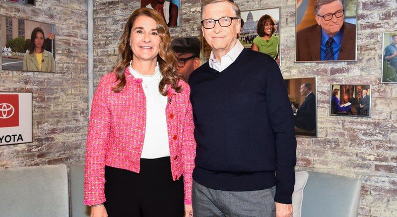 Trang phục kiểu dáng thanh lịch và màu sắc nhã nhặn là 2 tiêu chí hàng đầu của vợ tỷ phú Bill Gates.